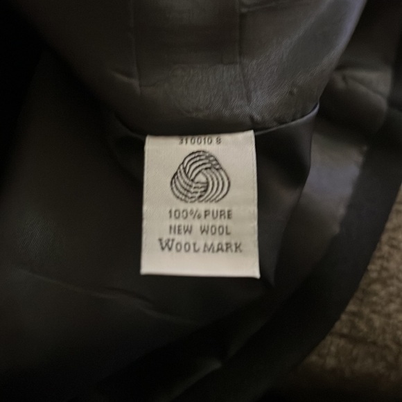 Pendleton Petite 100% Virgin Wool Black Blazer Four Button Closure Size 6 - Picture 8 of 9